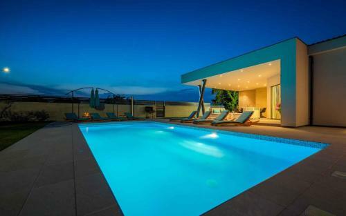 Holiday Home In Mali Vare?ki/istrien 37975