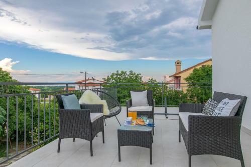 Premium 100m2 Sea View Apartment