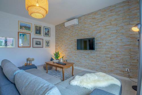 Premium 100m2 Sea View Apartment