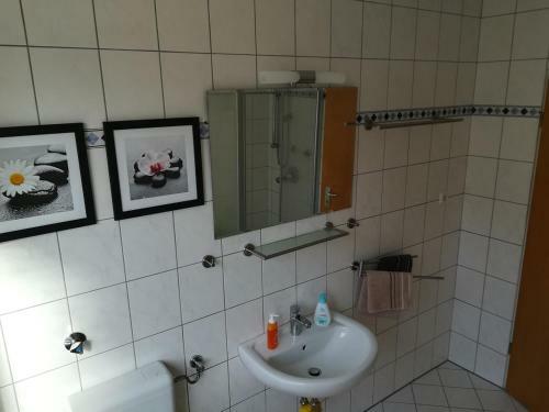 Apartment 28 O M