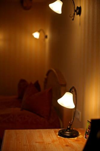 Hostal Weingut Schuh - Pension Zur Bosel