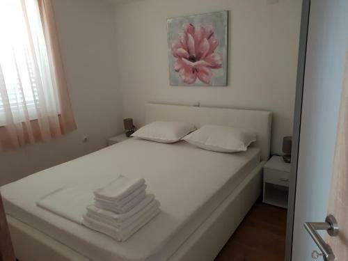 Hostal Korina Apartments Mandre