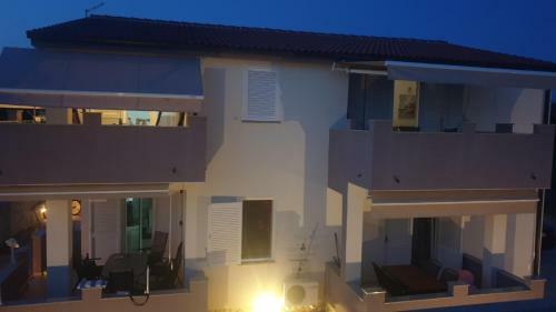 Hostal Korina Apartments Mandre