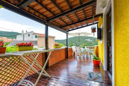 Hostal Apartments Nona, Mihola??ica