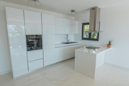 Villa Holiday Home The Boat With Rooftop Pool
