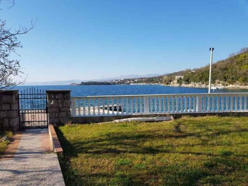 Apartments In Omisalj/insel Krk 39760