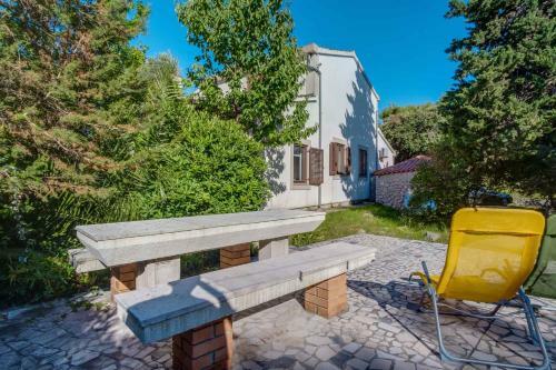 Apartment In Mali Losinj 38399