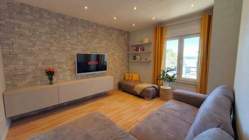 Beautiful View Apartment With Garage Space