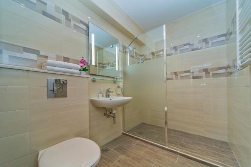 Hostal Apartment Residence Narona