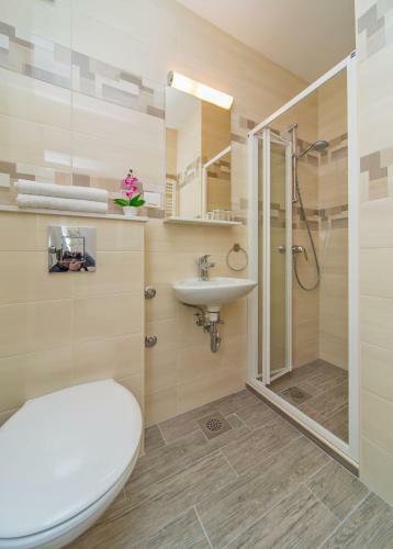 Hostal Apartment Residence Narona