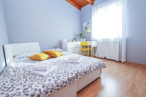 Hostal Holiday Home M&e