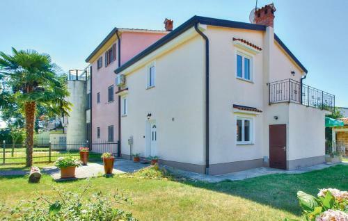 Hostal Holiday Home M&e