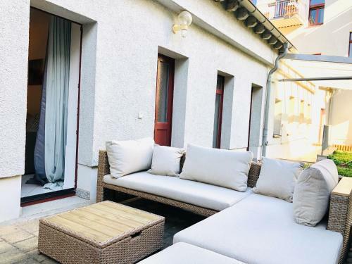Helles 2 Raum Apartment Mit Eigener Terrasse Dresden Altstadt