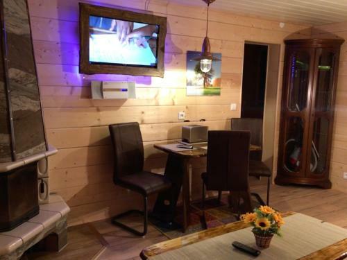 Holzhaus Trollbl�mchen Am Wald Und See