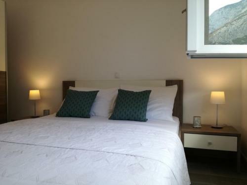 Hostal Apartments Villa Hadria