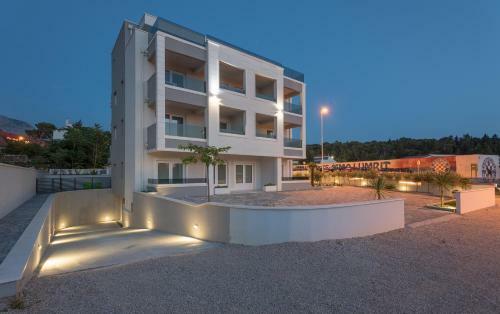 Hostal Apartments Villa Hadria