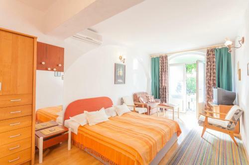 Hostal Green Garden Rooms & Apartments