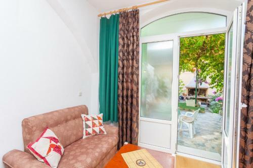 Hostal Green Garden Rooms & Apartments