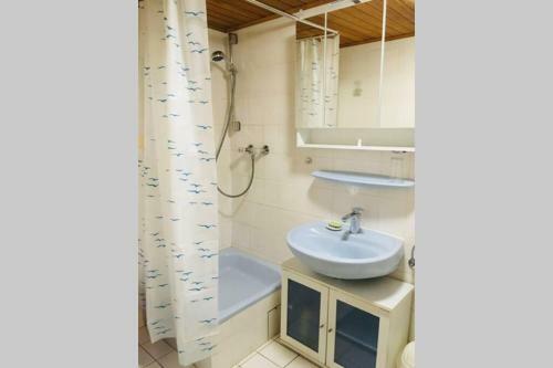 Apartamento Biete Ruhige Zwei-zimmer Souterrain-wohnung