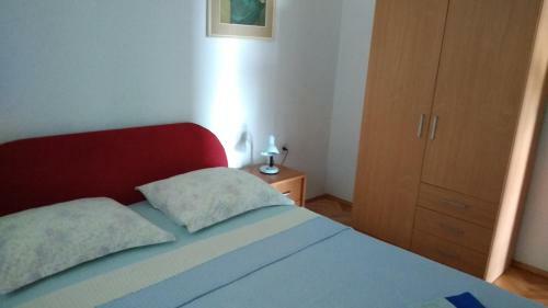Apartment For 6 In Makarska Centar