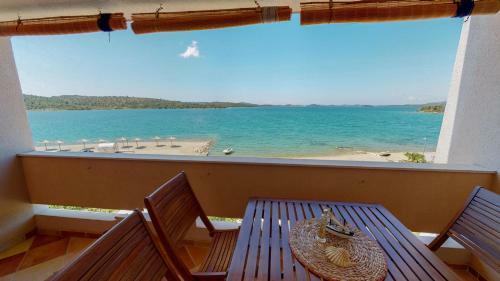 Apartmani Mei? Pirovac