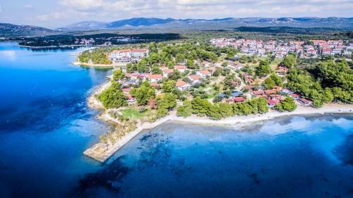Hotel Mobile Home Pirovac 32