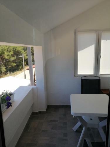 Apartment Happy 3, Pakostane