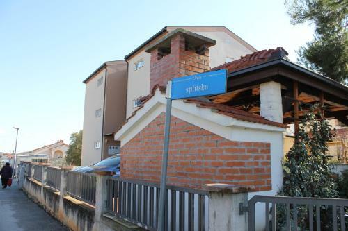 Luka Apartman Pako?tane