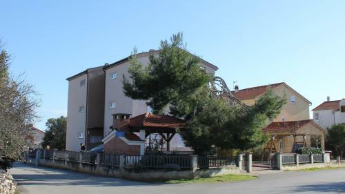 Luka Apartman Pako?tane