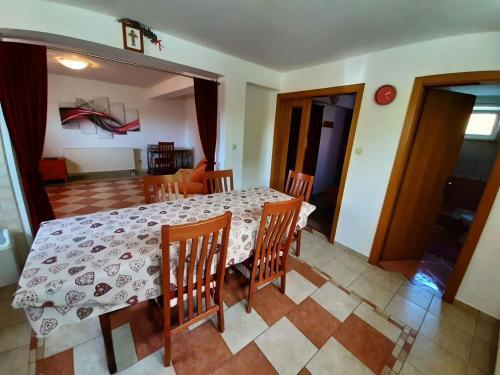 Spacious Apartment With Terrace Near The Beach