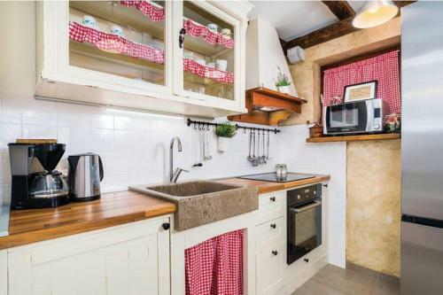 Holiday House - Old Olive