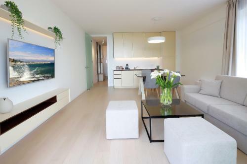 Modern Apartment Near The Sea