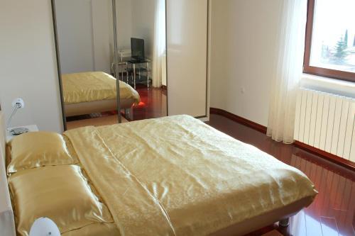Exclusive Apartment In Villa Calista