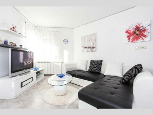 Villa Giani Apartments With Swimming Pool