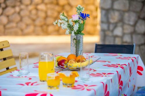 Villa Giani Apartments With Swimming Pool
