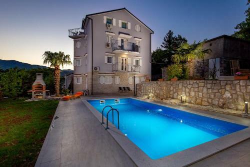 Villa Giani Apartments With Swimming Pool