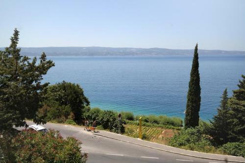 Apartments By The Sea Omis - 8334