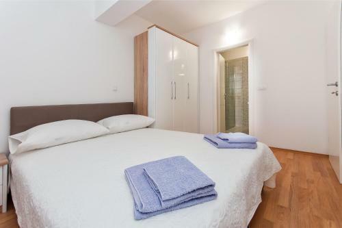 Apartman Mira- Omis