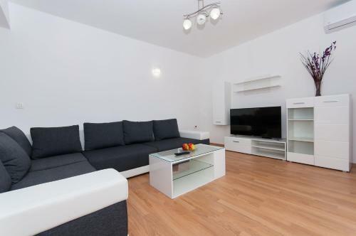 Apartman Mira- Omis