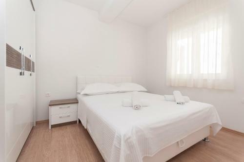 Apartman Mira- Omis