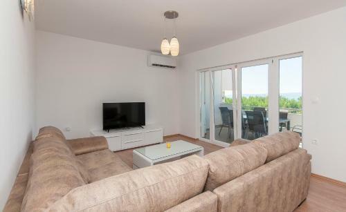 Apartman Mira- Omis