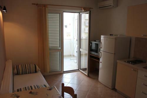 Omi? Du?e Sandy Beach Apartments Mare