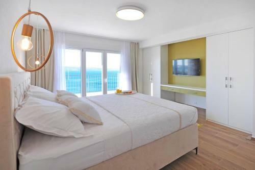 Villa Iva With Sea View And Pool