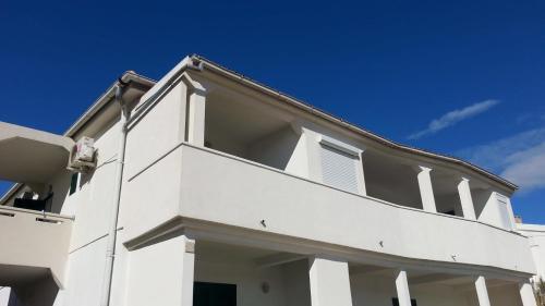Apartments By The Sea Pag - 17147