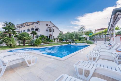 Apartamento Pansion Dujmovi? 2