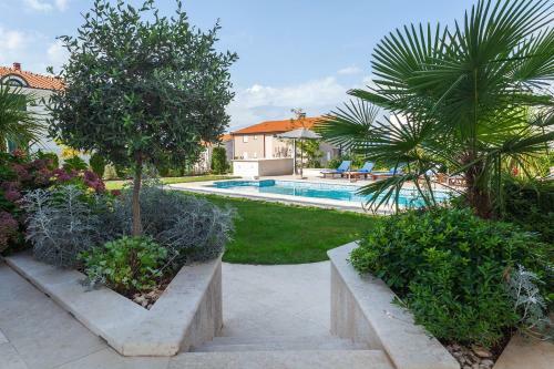 Luxury Apartments Vila Carissa
