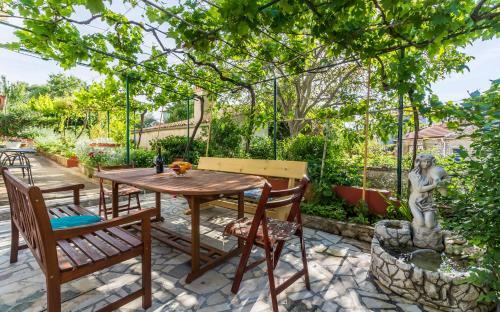 Three-bedroom Apartment Meden
