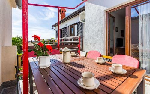 Three-bedroom Apartment Meden
