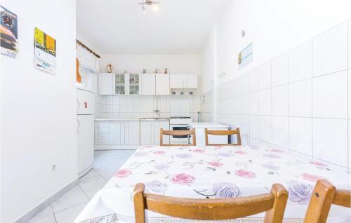 Two-bedroom Apartment In Novi Vinodolski