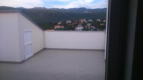 Apartments With A Parking Space Novi Vinodolski - 13098